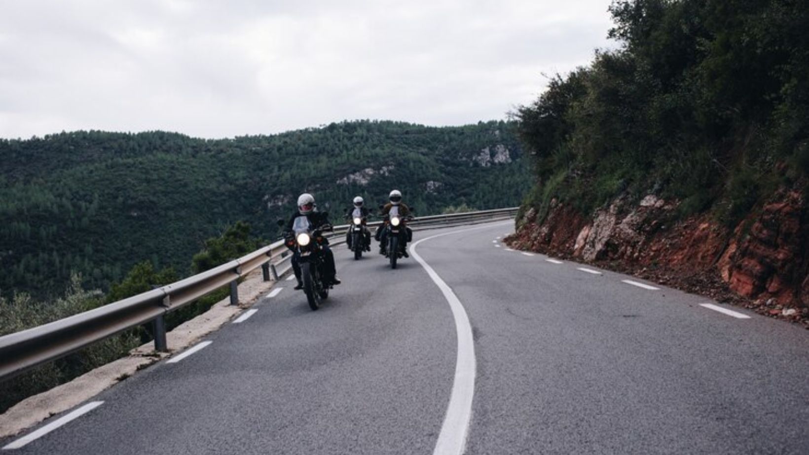 Valledupar: jóvenes se acuestan en las motos para hacer piques ilegales