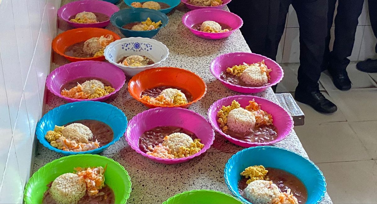 Para mejorar la operación del PAE en Quibdó, Chocó, la Unidad de Alimentos para Aprender hizo una visita en algunas sedes educativas.