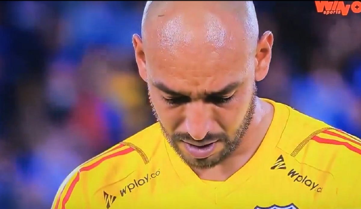 Diego Novoa lloró en himno por su primera titularidad con Millonarios: video