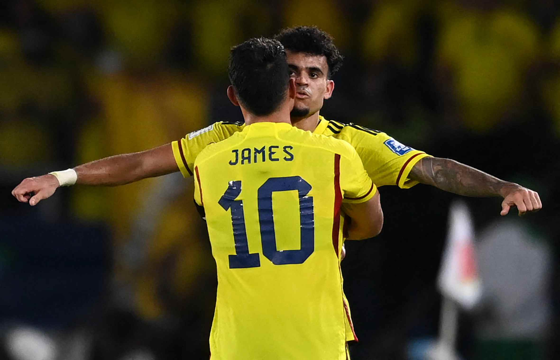 Foto de Luis Díaz y James Rodríguez, en nota de que Copa América dio fecha de venta de boletas para juegos de Selección Colombia y más