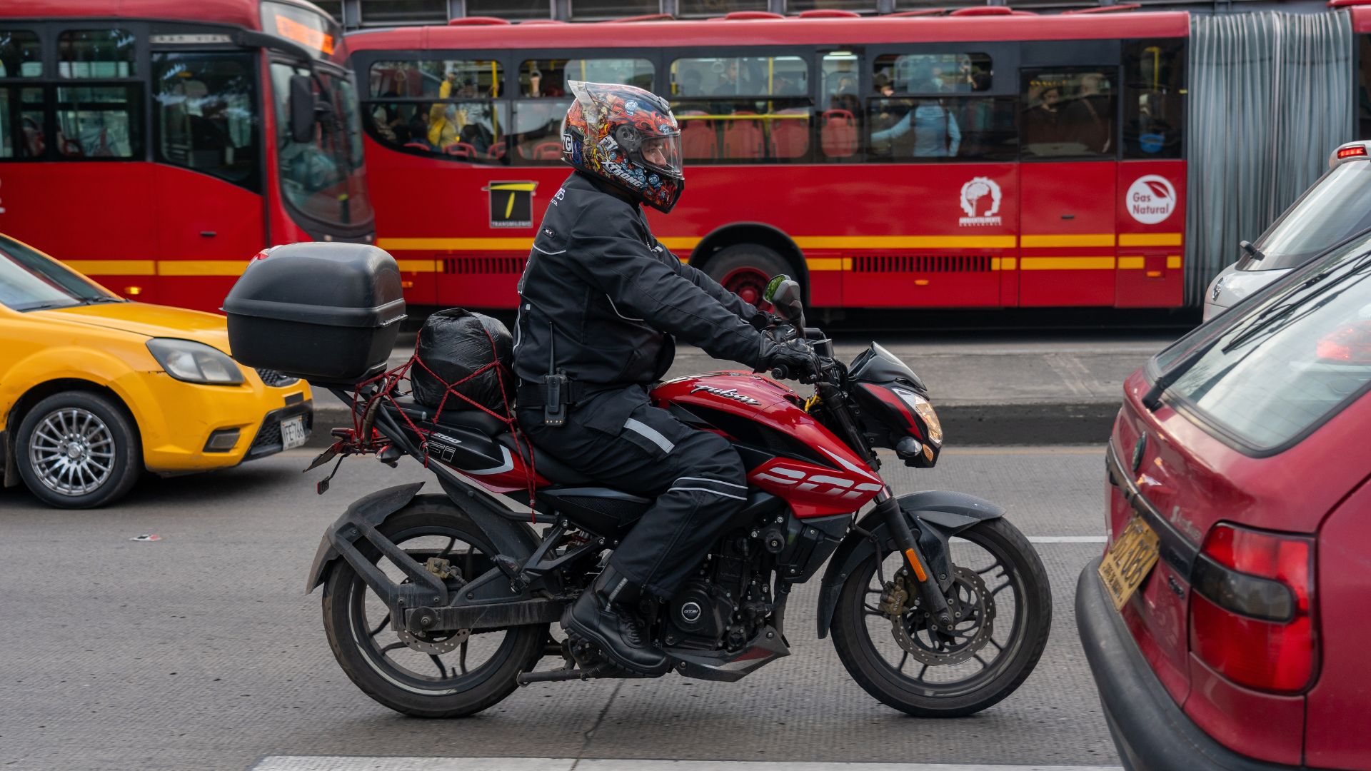Imagen de motociclista por nota sobre posibles cambios debido a inseguridad