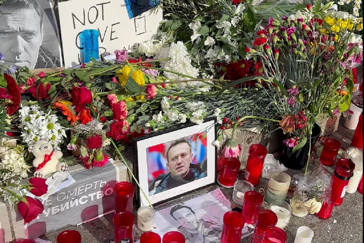 Barcelona rindió tributo a Alexéi Navalny. 