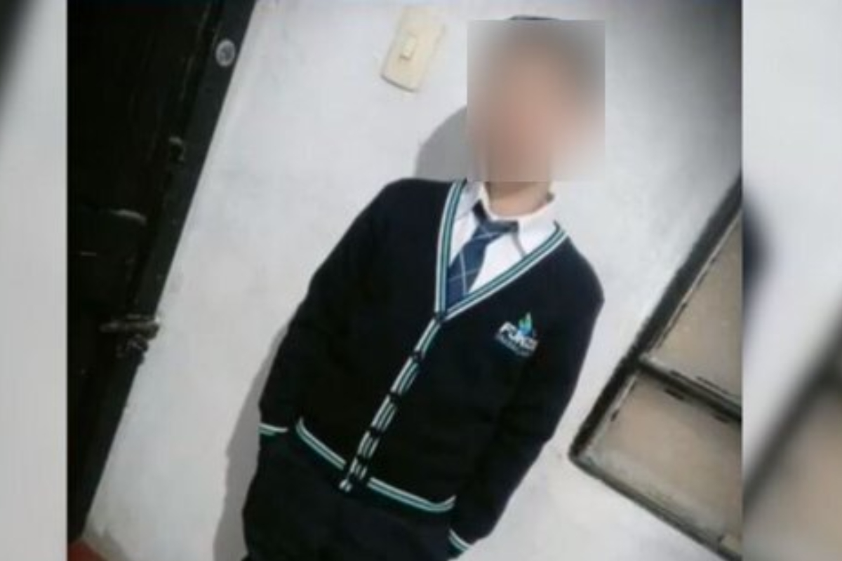 Extraña desaparición de niño José Manuel Mongua, de 12 años, cerca a Bogotá. Salió del colegio, se fue con dos jóvenes y no regresó a su vivienda. 