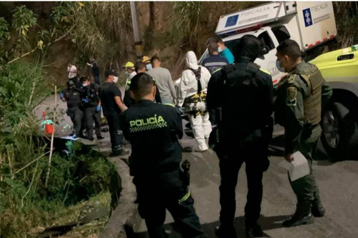 Cuerpo de mujer fue encontrado en comuna 13 de Medellín y sospechan que sea de una menor de 16 años.
