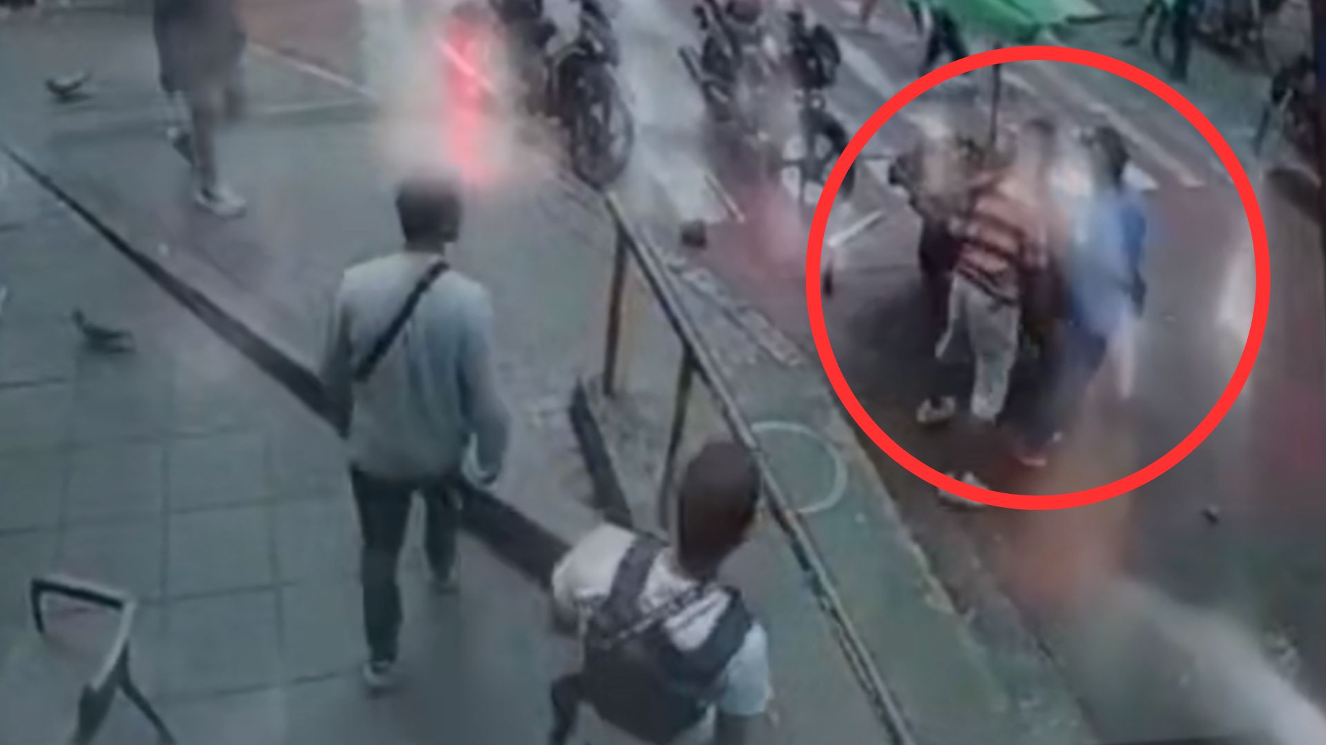 Imagen de cámaras por noticia sobre apuñalada de hombre en Bucaramanga