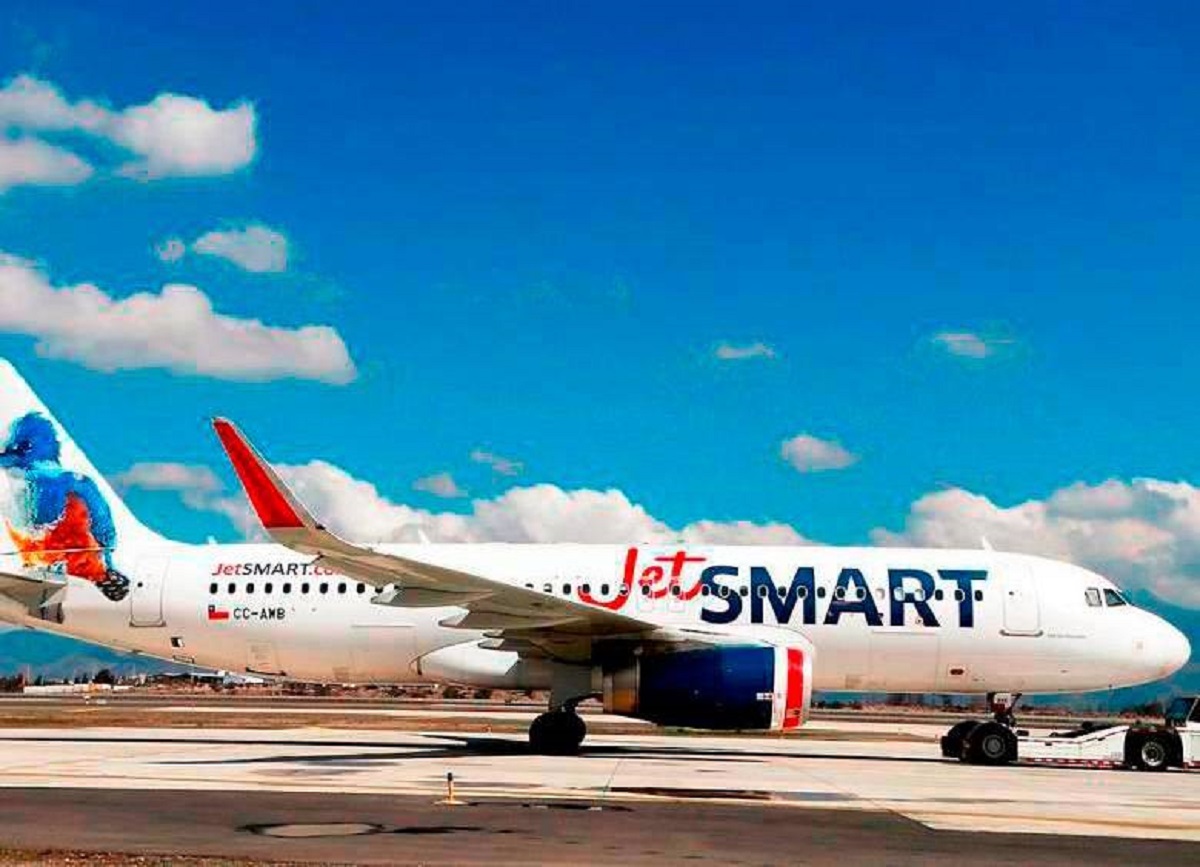 La famosa aerolínea JetSamrt, de bajo costo, confirmó que inició operaciones en Colombia y dio detalles de las rutas y cómo operará.