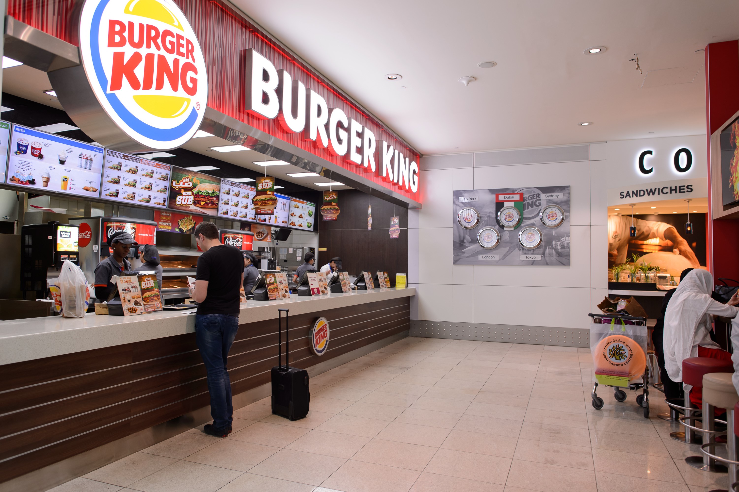 Burger King anuncia que premiará con 50 % a los colombianos que paguen más por el pescado en Semana Santa.