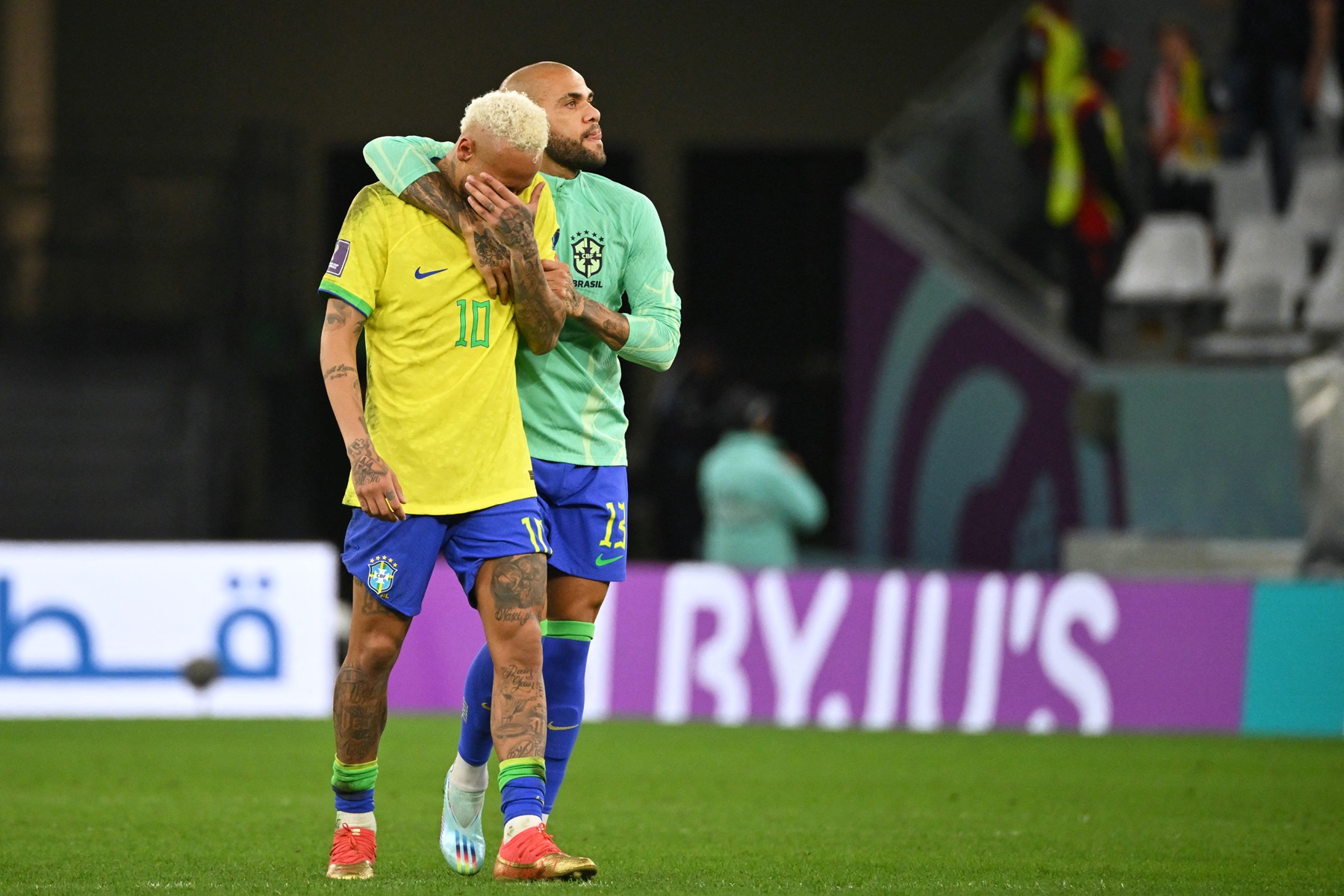 Familia de Neymar ya no ayudará más a Dani Alves en su caso.