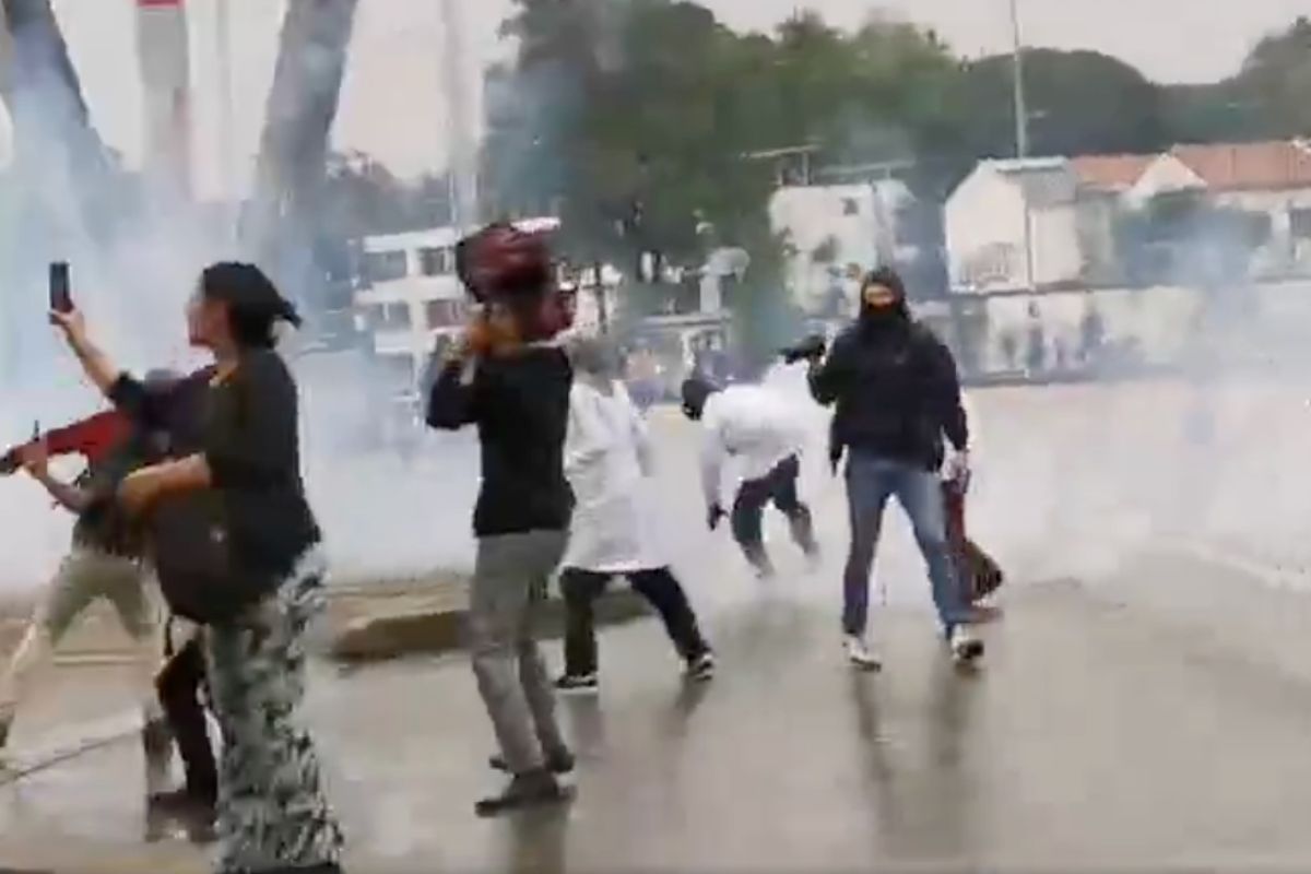 Disturbios en Universidad Nacional de Bogotá hoy; cierre de Transmilenio en calle 26