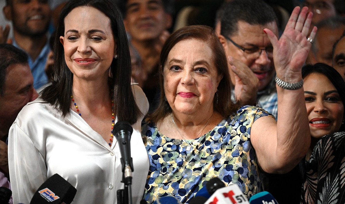 María Corina Machado, que se baja de elecciones presidenciales de Venezuela; dejó ficha