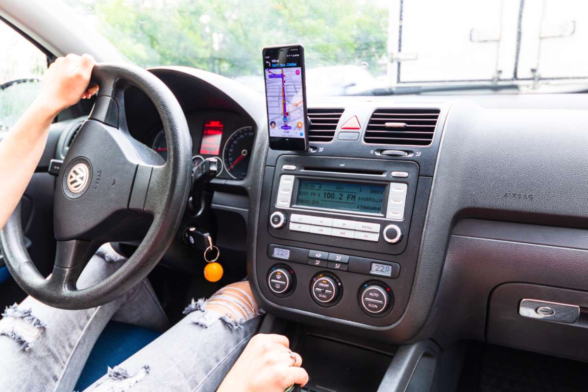 Foto de conductor, en nota de cómo utilizar Waze sin internet en Colombia.