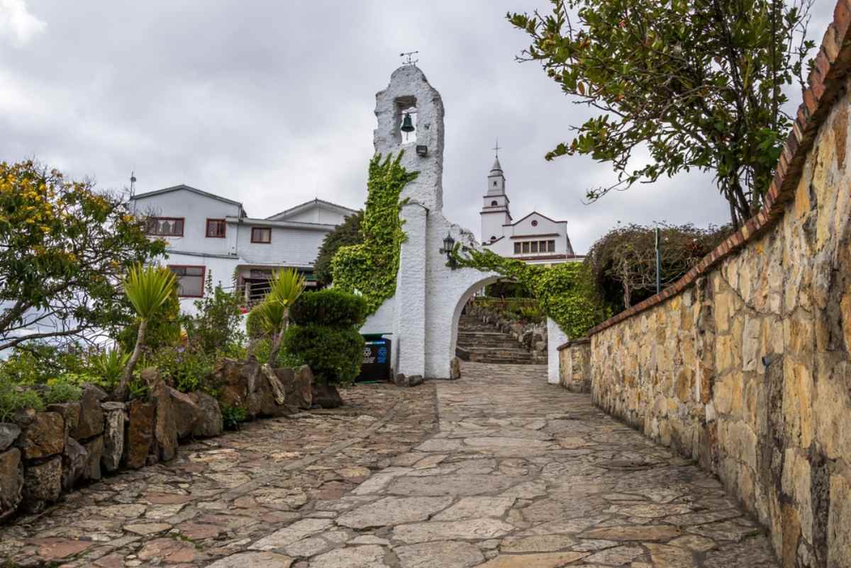 Foto de capilla de Monserrate, en nota de cuál es la virgen de Monserrate de Bogotá: es morena y tiene gran historia detrás
