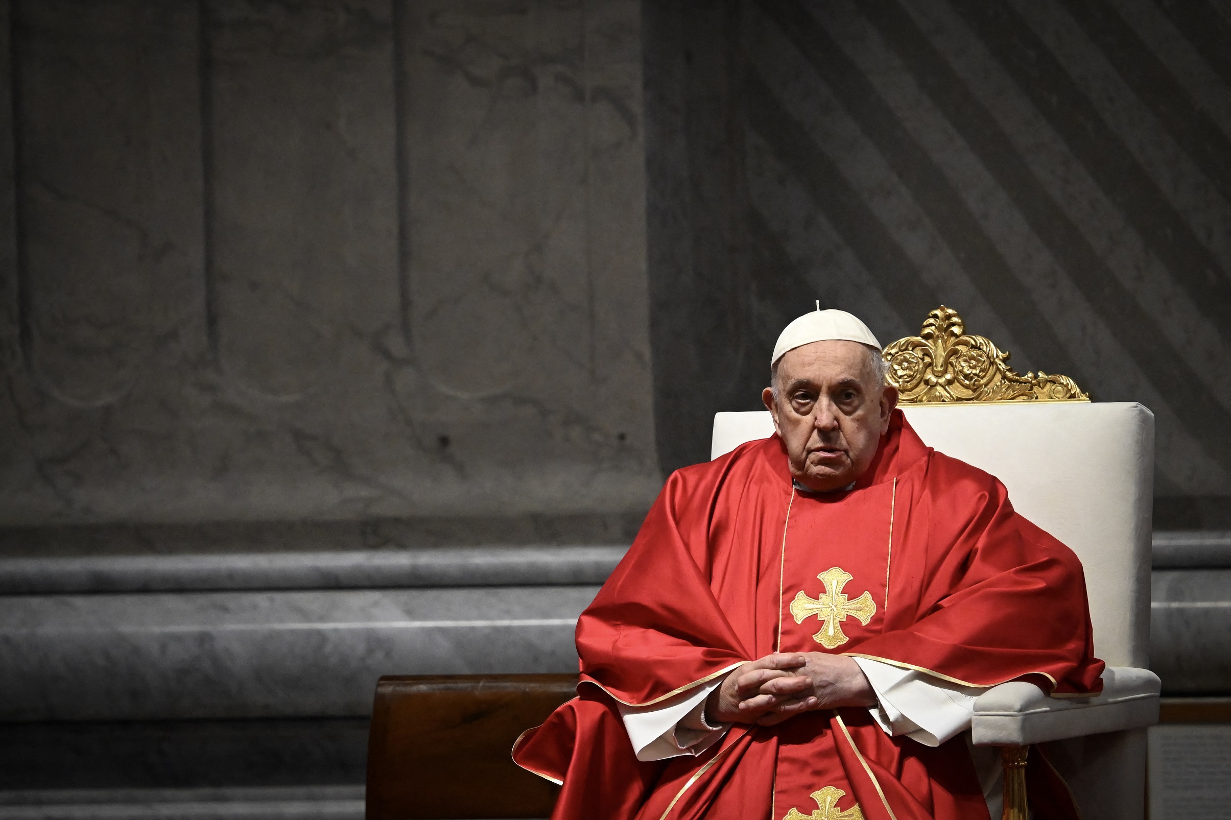 Salud del papa Francisco preocupa luego de que no participara en el viacrucis de Semana Santa.