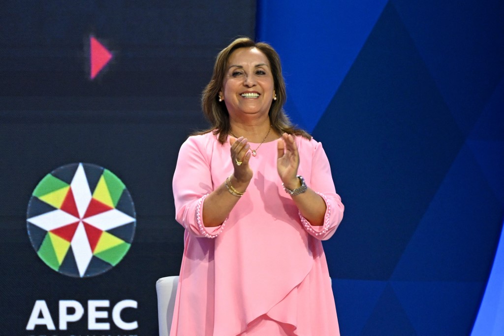 La presidenta de Perú, Dina Boluarte, investigada por la presunta posesión no declarada de relojes Rólex.