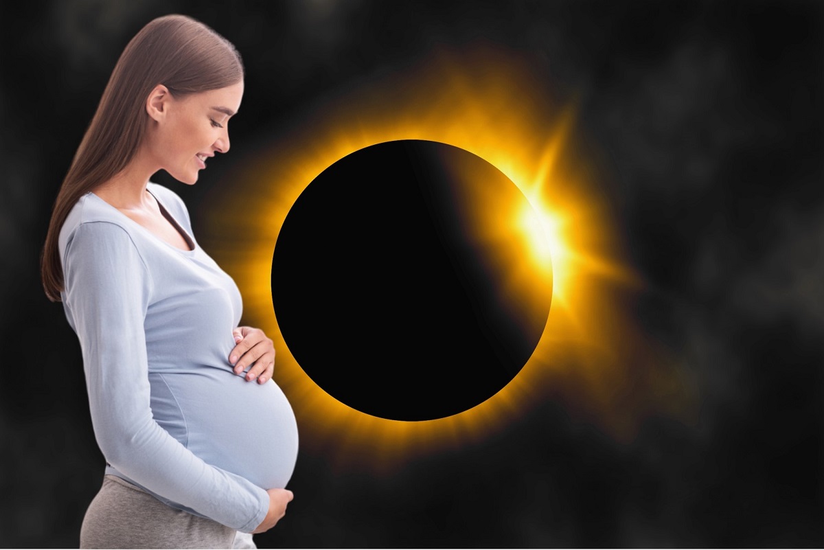 Eclipse solar y mujer embarazada en nota sobre si ese fenómeno afecta a las mujeres en gestación
