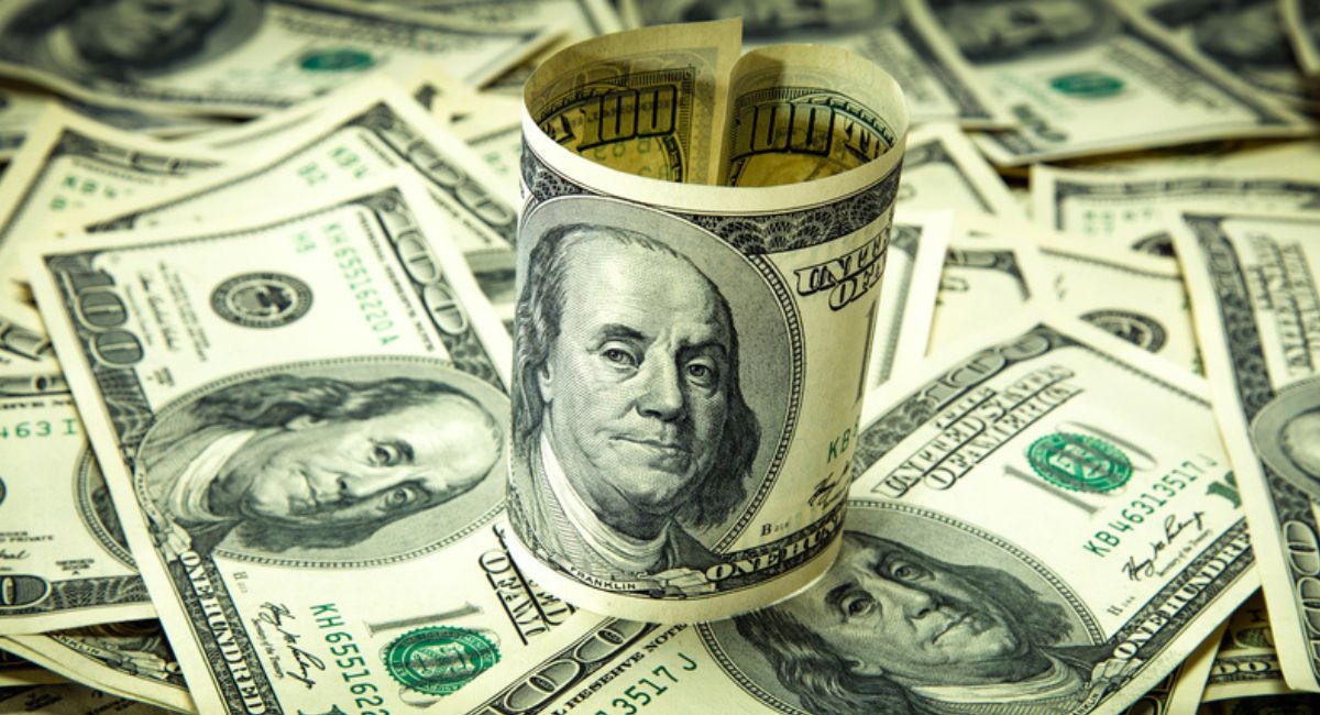 El dólar completó este jueves una nueva jornada de reducciones en Colombia y analistas explican si podría llegar a los $ 3.500.