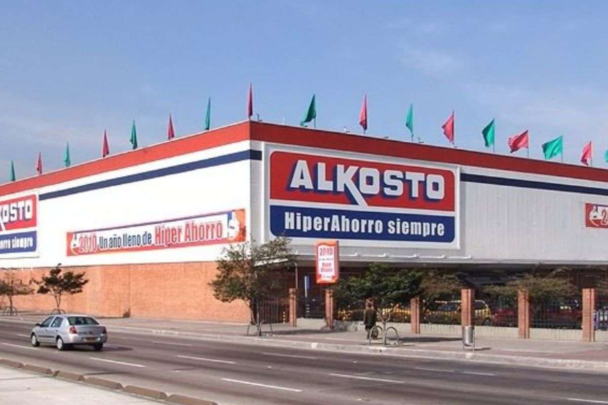 Foto de Alkosto, en nota de por qué esa empresa cayó ante Ara en ventas: cifras de ambos en 2023 son reveladoras