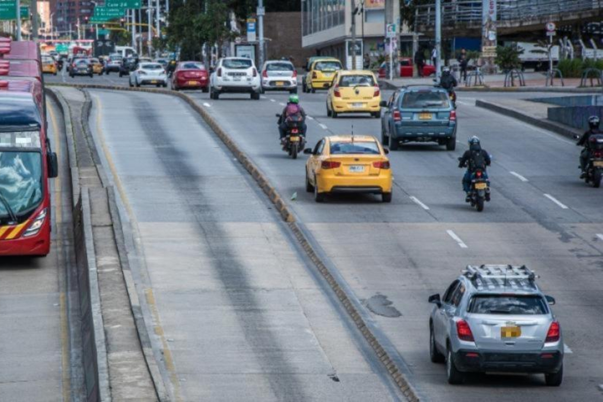 Nuevo pico y placa en Bogotá tendría nueva excepción para conductores en Bogotá. La medida salvaría a miles de conductores de los trancones. 