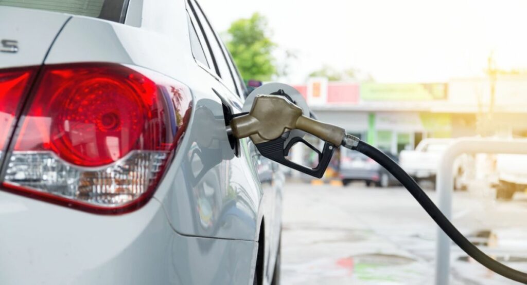 Gasolina está cara en Colombia / Shutterstock