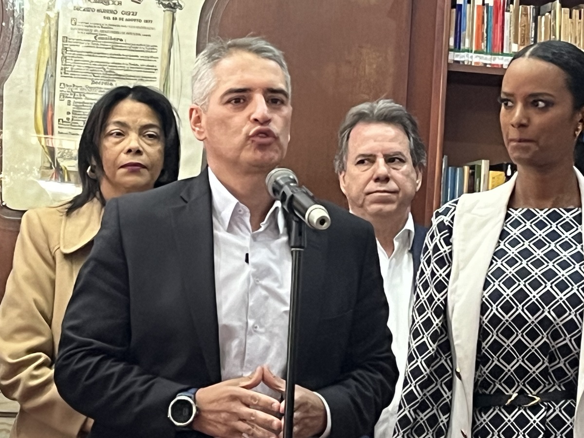 Gobernador de Antioquia lanza referendo para autonomía fiscal de regiones
