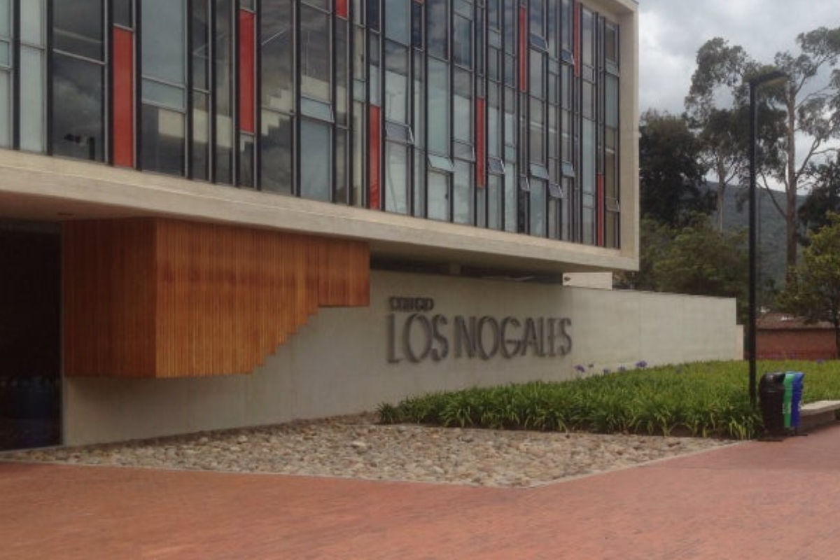 Escándalo en colegio Los Nogales, de Bogotá: en la institución hubo matoneo y clasismo, por lo que 2 estudiantes fueron expulsados. 