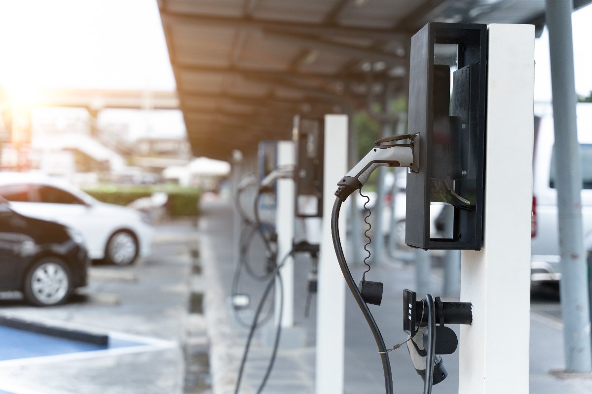 Estaciones de carga en Colombia deberán hacer cambios para carros eléctricos. El Ministerio de Minas y Energía emitió una nueva resolución con líneamientos