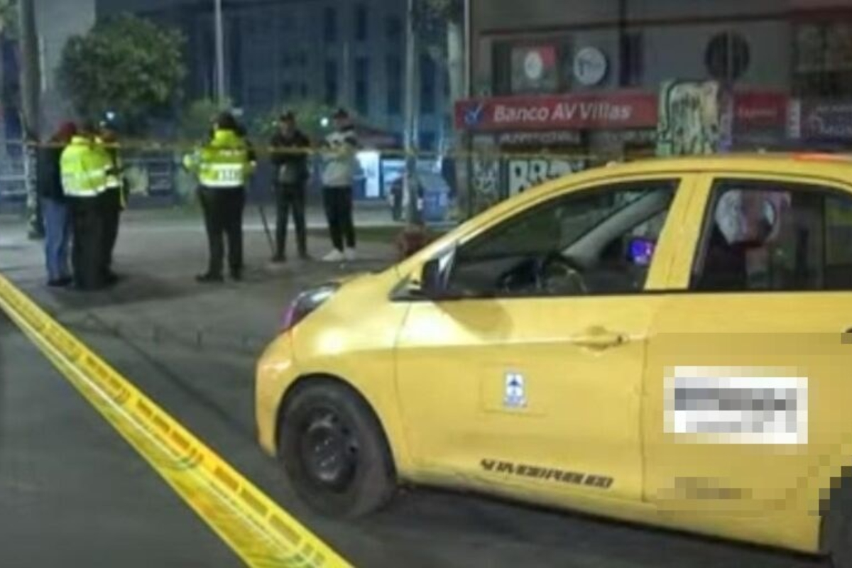 Hallan cadáver de un hombre dentro de un taxi en Bogotá: tenía señales de violencia y cubierto con bolsas en la localidad de Engativá, en el sur. 