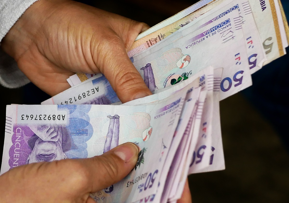 Banco en Colombia será vendido: Superfinanciera dice que mexicanos comprarán