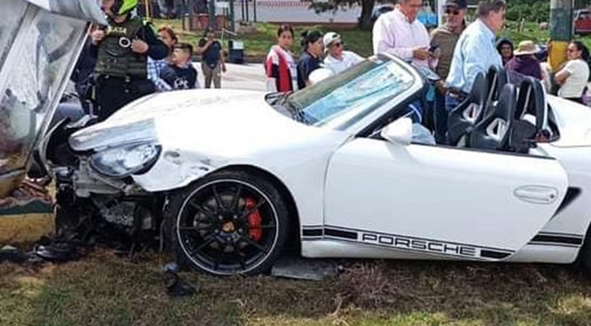Porsche accidentado entre Bogotá y Tunja: iba en competencia y dueño es un empresario
