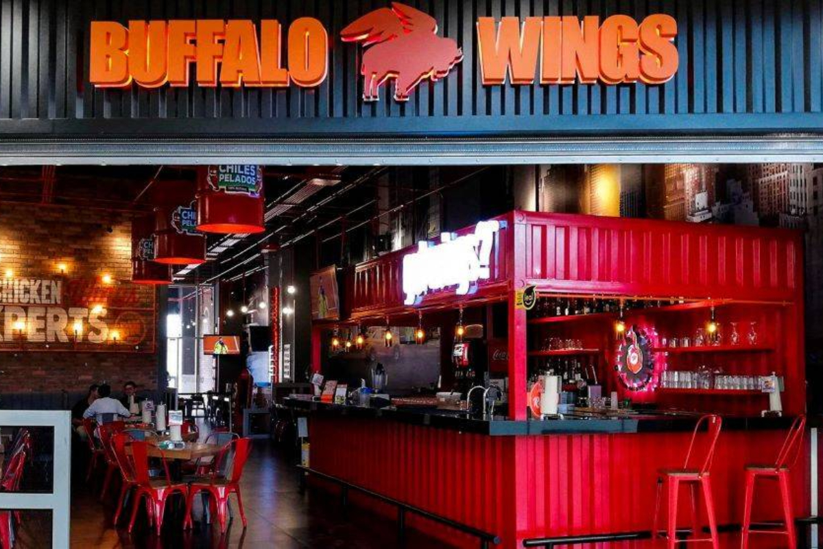 Buffalo Wings está a punto de salvarse en Colombia luego de salir de la reorganización y llegar a un acuerdo con los acreedores. Se vienen cambios. 