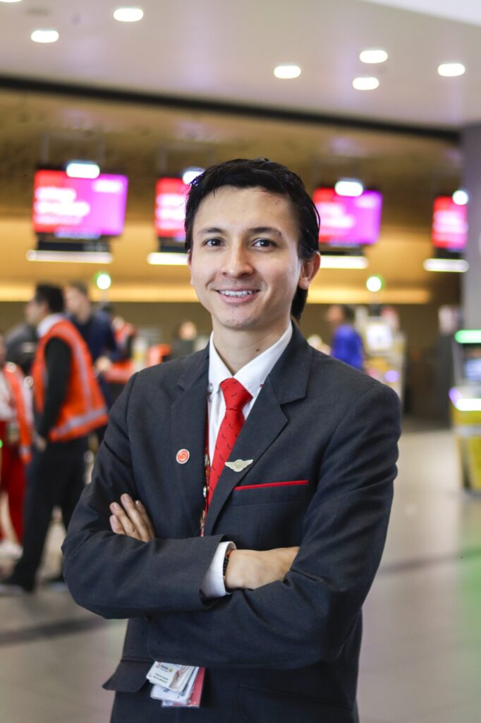 Andrés Felipe Garzón, agente de servicio de aeropuerto de El Dorado