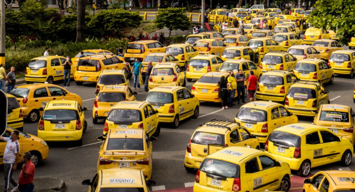 Ministerio de Transporte les entregará una ayuda a los taxistas en Colombia para que compitan aún más con aplicaciones como Uber, DiDi, Cabify e Indriver.