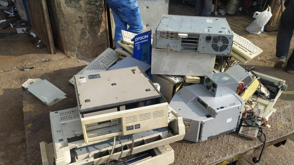 Los materiales con los que se hacen esta parte de los computadores tradicionalmente pueden tardar en degradarse más de 100 años / Foto: archivo particular