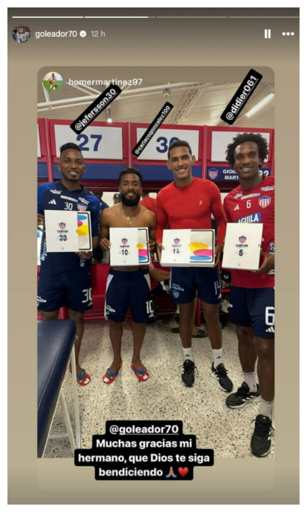 Carlos Bacca les regaló a campeones con Junior en 2023 iPads personalizados/Foto: redes sociales.