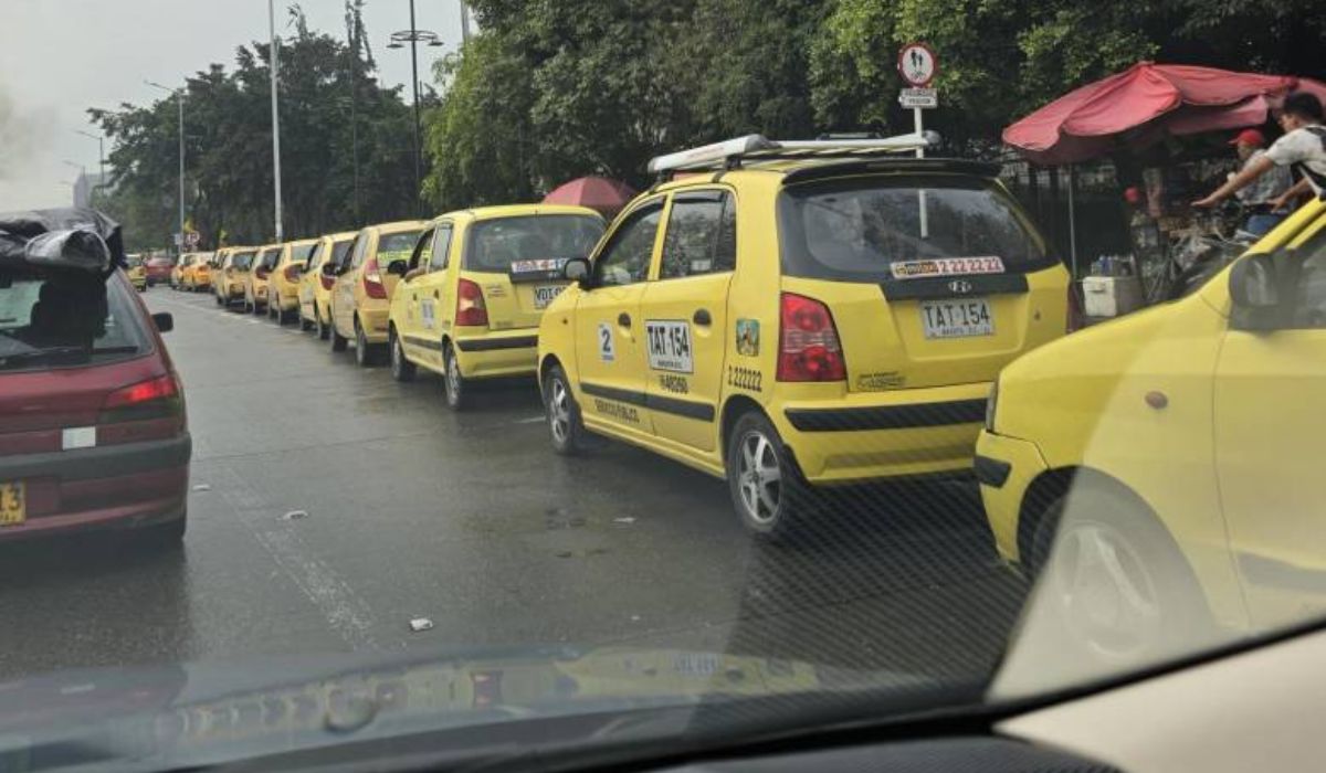 Taxistas en Bogotá van a paro el 14 de mayo por Uber, Didi, Cabify y más