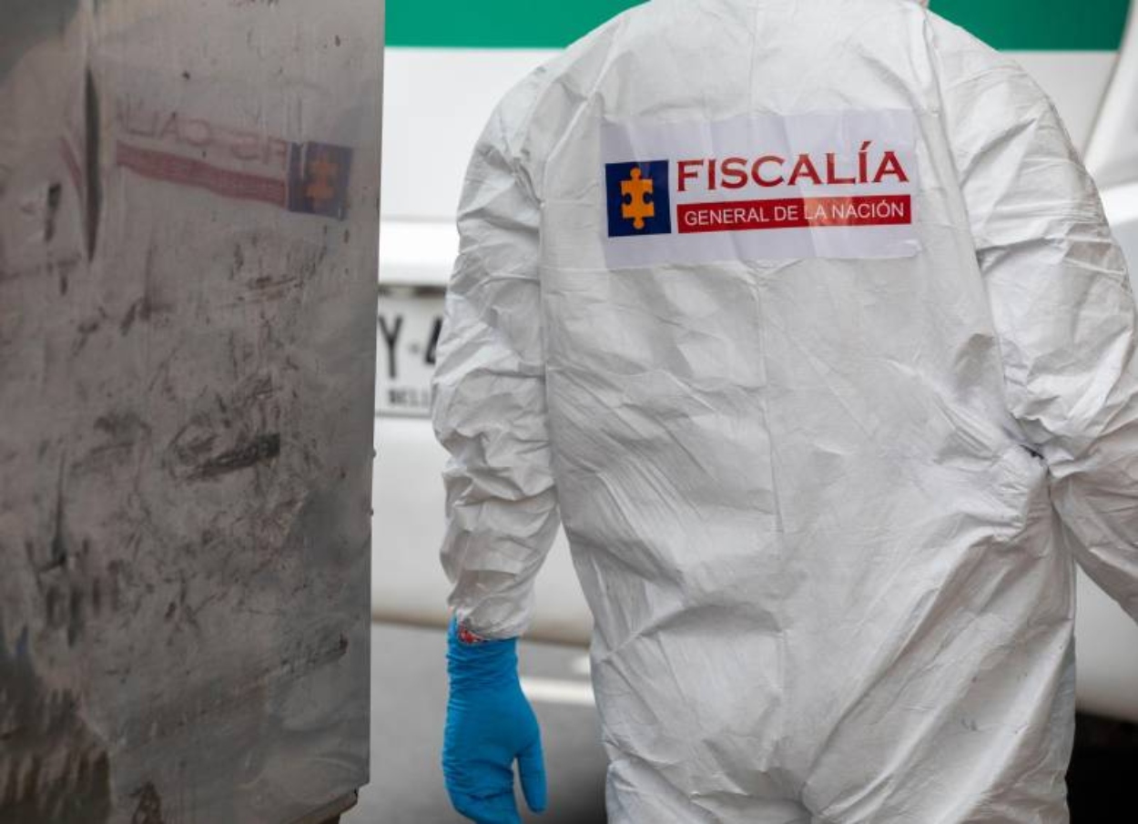 Encuentran el cadáver de un hombre en un paradero de bus de Medellín