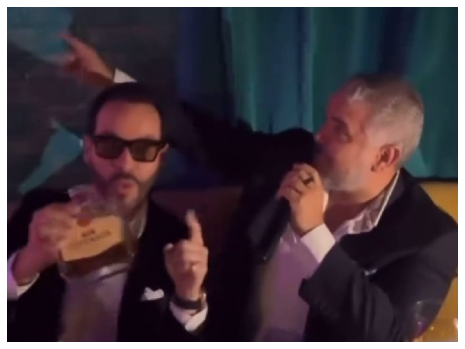 Iván Duque fue visto cantando y comiendo hamburguesas en Miami con Abelardo de la Espriella