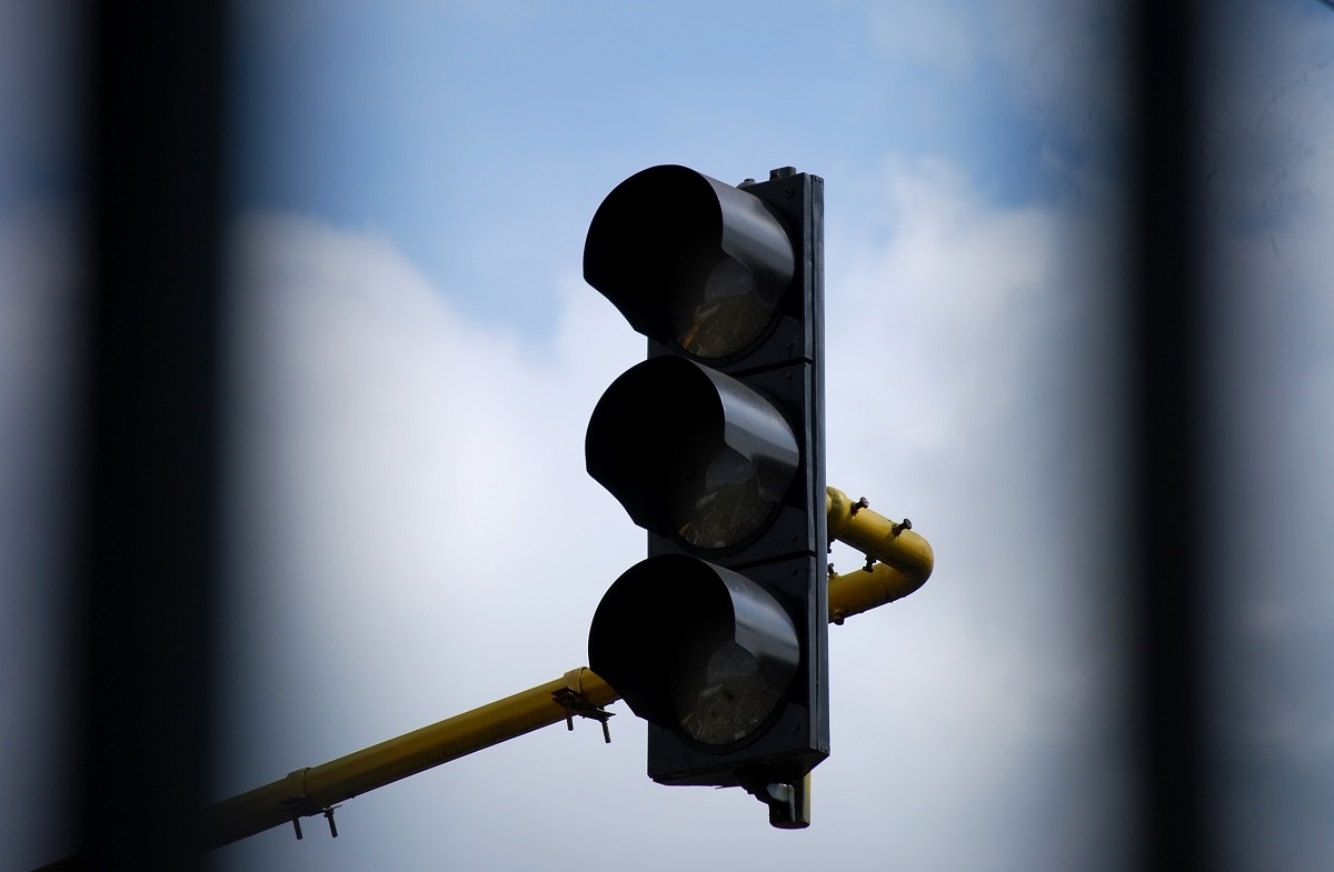 ¿Qué hacer cuando no funciona el semáforo y cómo se reporta?