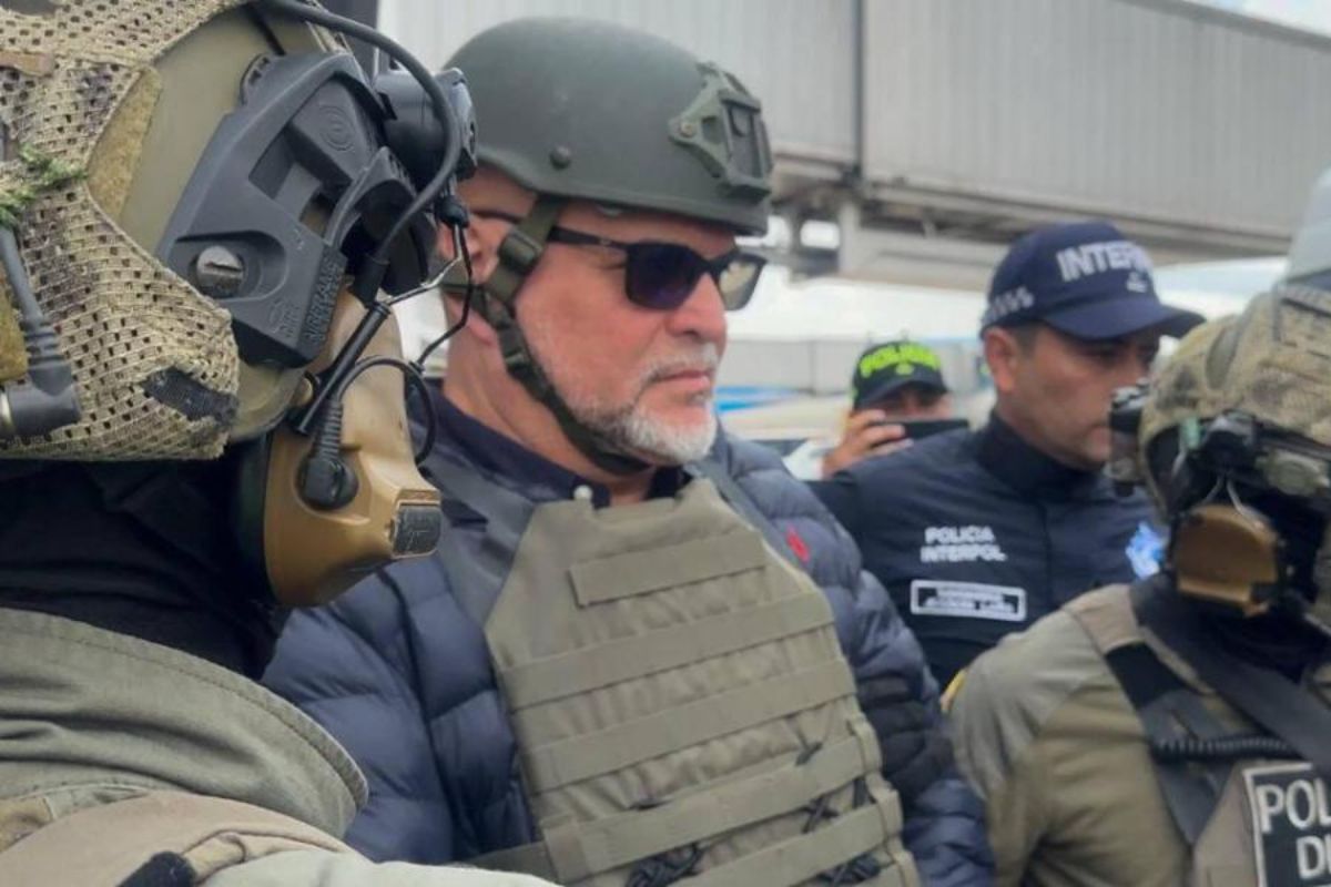 Salvatore Mancuso será dejado en libertad por orden de un tribunal de Justicia y Paz que le revocó 57 órdenes de captura que había en su contra.