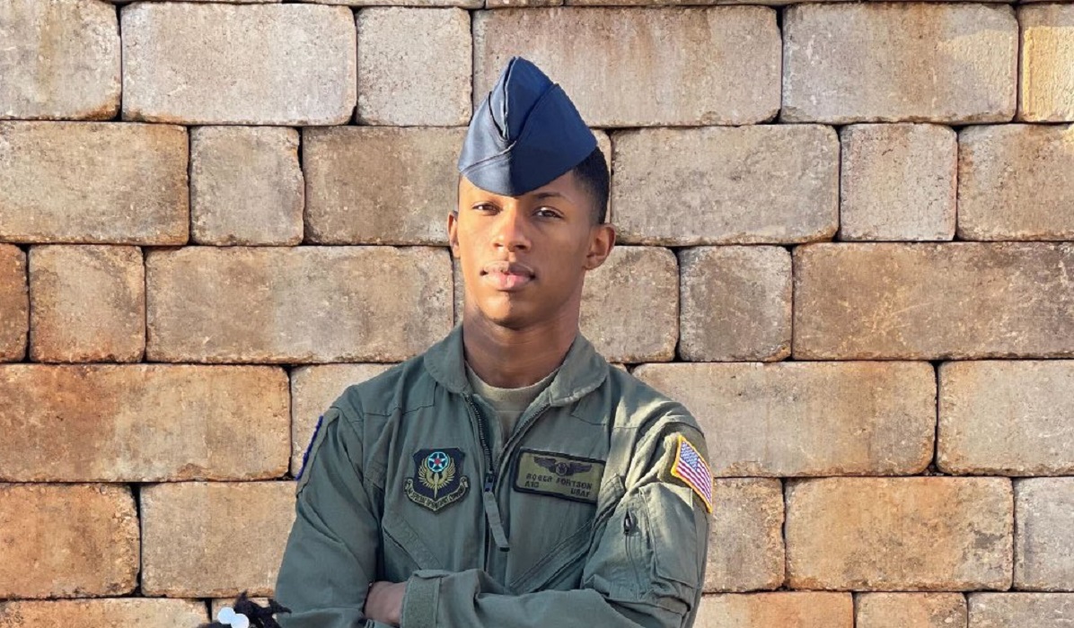 Video | Policía se equivocó de casa en un operativo y mató a un joven militar condecorado