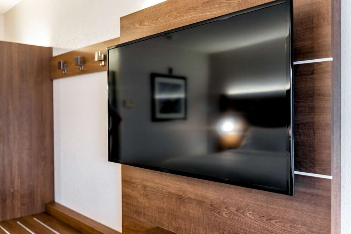 Foto de SmartTV, en nota de cómo evitar el reflejo de la luz en el televisor fácil con trucos que ayudarán