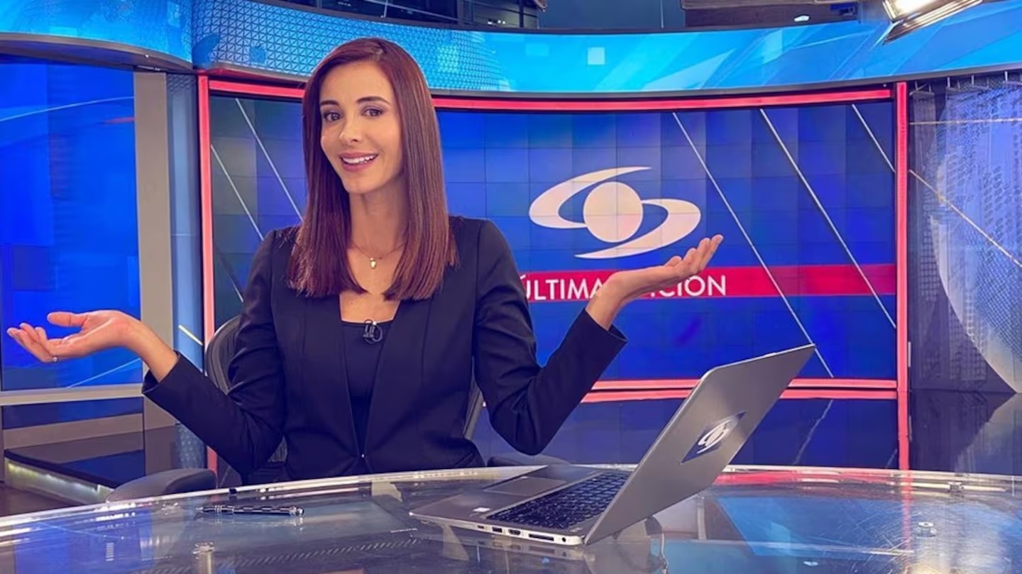 Alejandra Giraldo lanzó piropo a Edward Porras durante emisión de Noticias Caracol