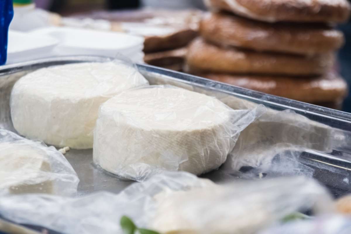 Foto de quesos colombianos, en nota sobre precio del queso hoy en Colombia, del campesino, doble crema y más en Corabastos