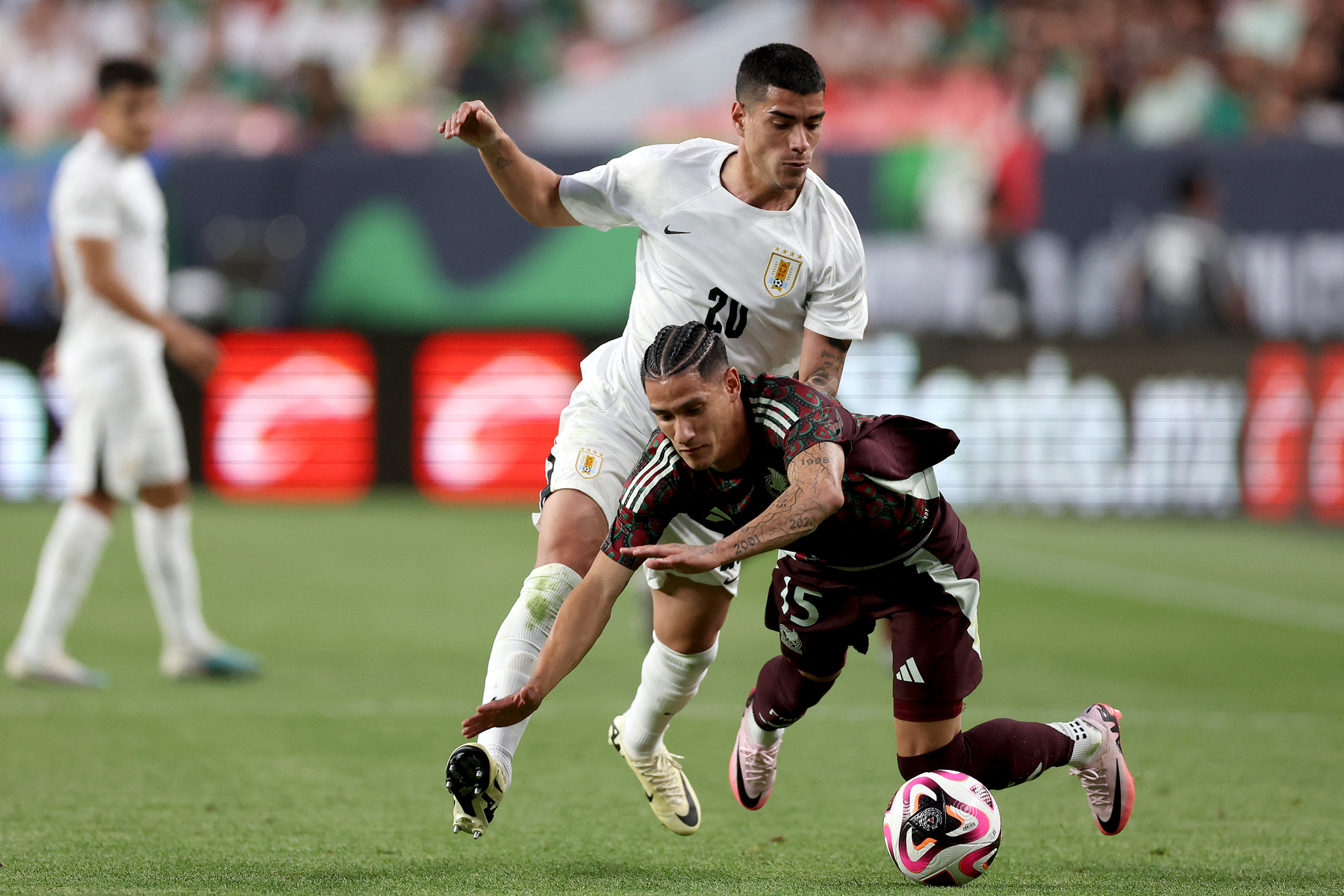 Uruguay goleó a México en Estados Unidos.