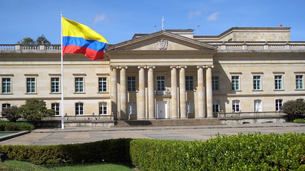Por qué se les dice presidentes a expresidentes en Colombia.