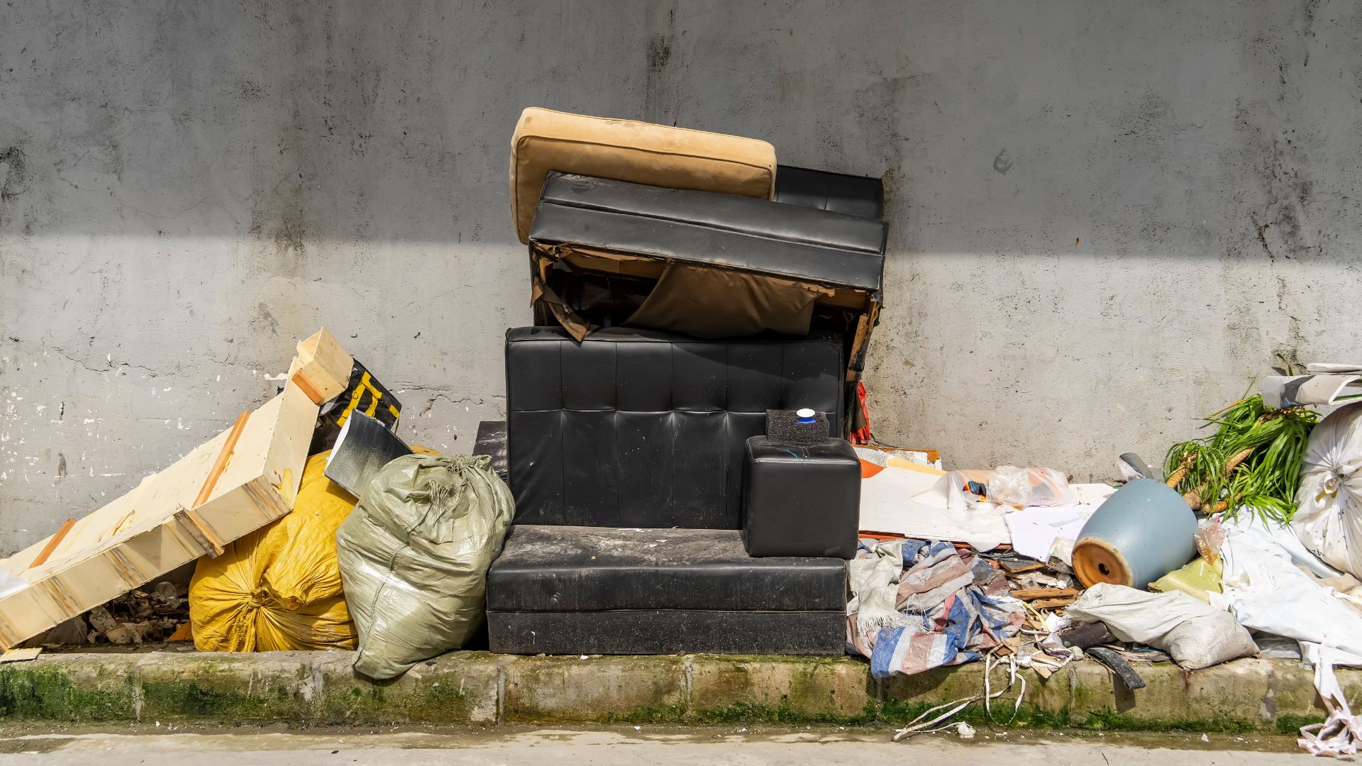 Bogotá: dónde deben desecharse los muebles viejos, escombros y cosas grandes