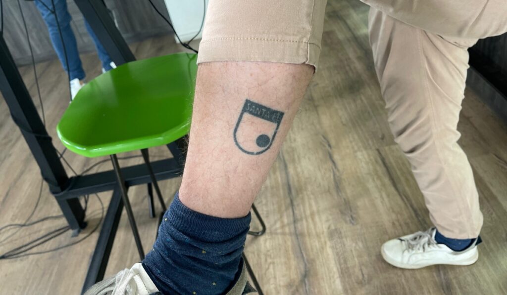 Tatuaje de Daniel Samper/Foto: Pulzo.