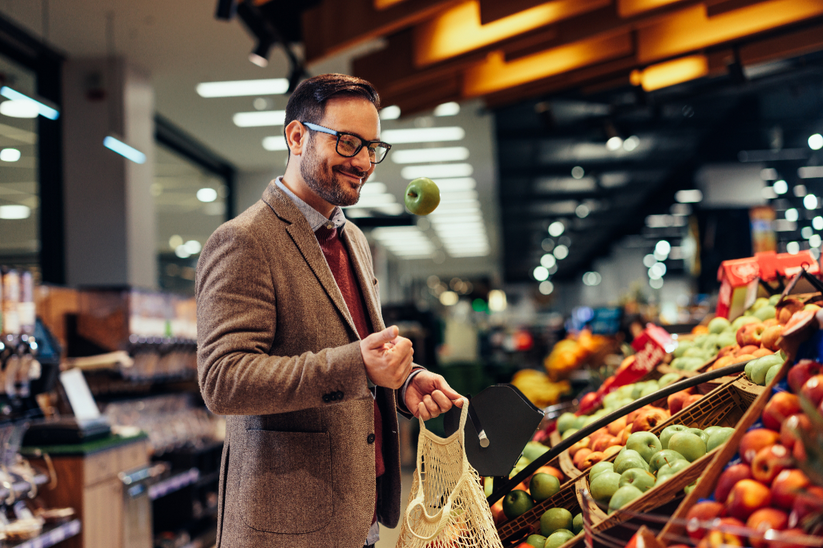 Supermercados de Colombia ofrecerán otro tipo de bolsa ante la salida de 8 productos plásticos del país, pues ese negocio se acabará pronto. 