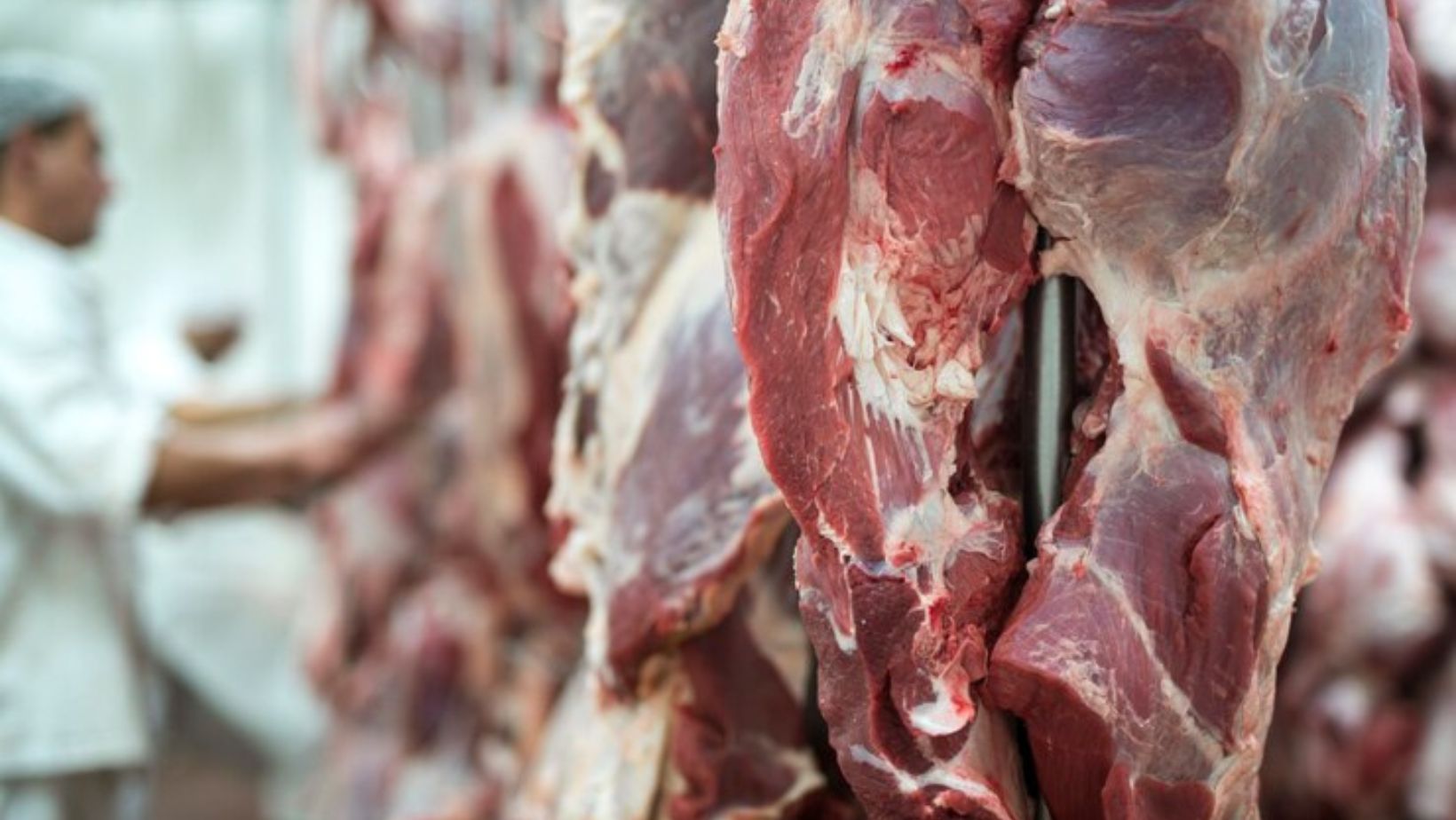 Carne barata en Bogotá: muestran en dónde la compran para pinchos callejeros