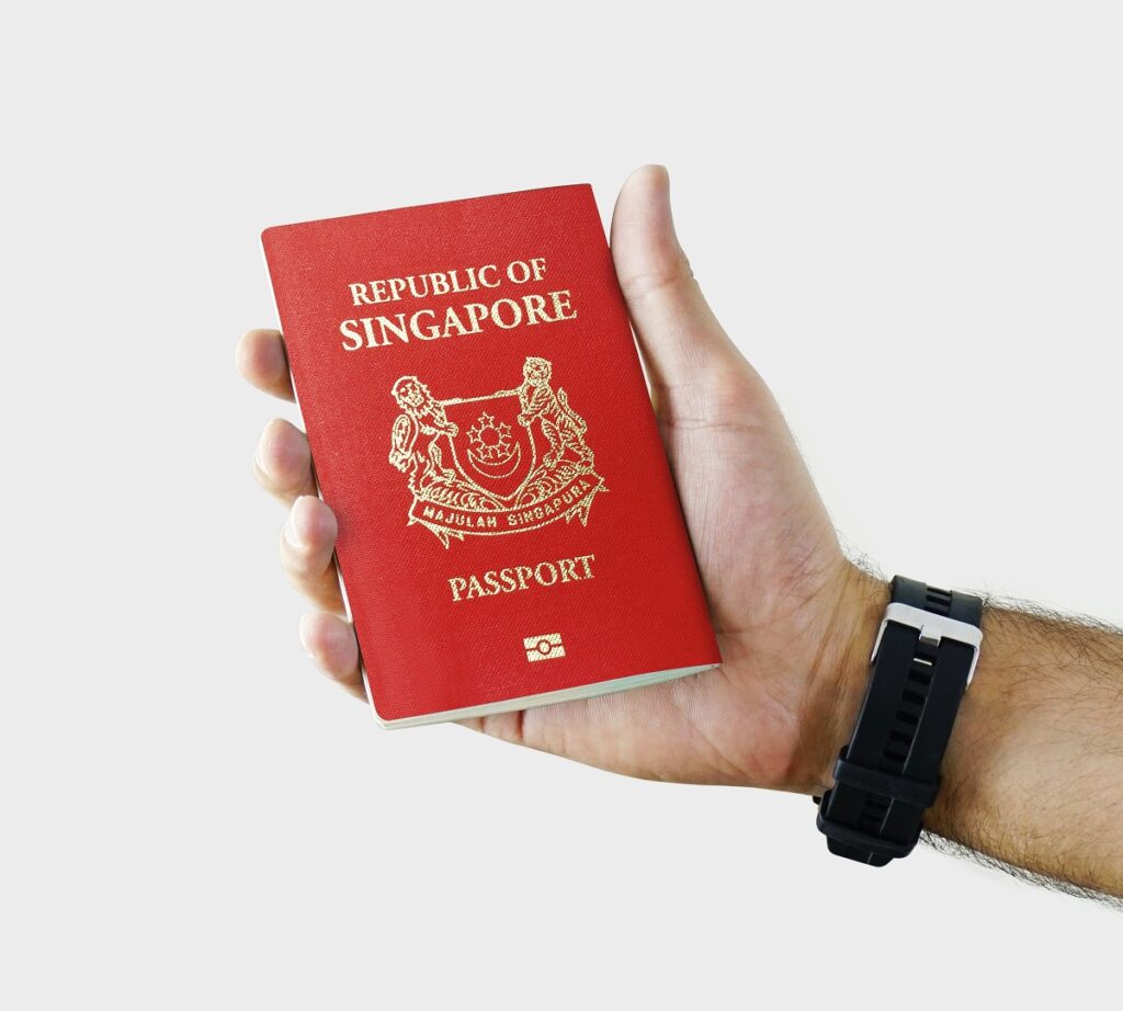 Pasaporte de Singapur / Shutterstock